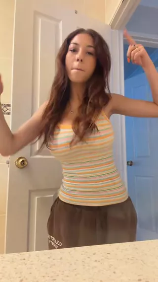 Nastolatki - Big Tits Cute
