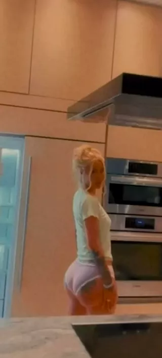 Duże Tyłki - Ass Iggy Azalea