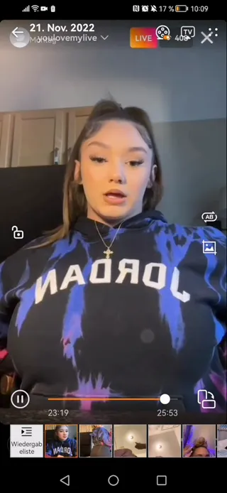 Cycki - Big Tits Brunette